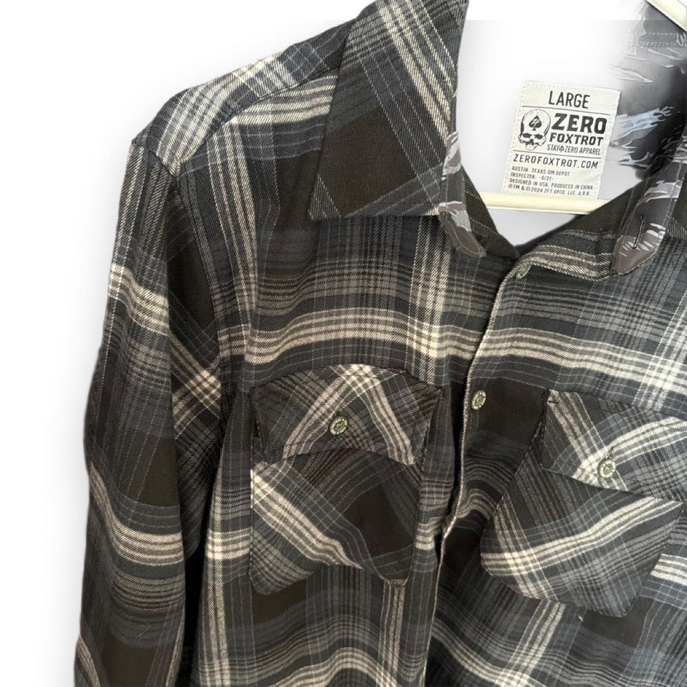 Zero Foxtrot Mens Large gray and white plaid button-up flannel shirt camo-print - Picture 3 of 6